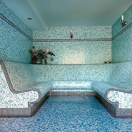 Troyer Hotel